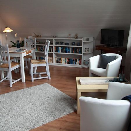 Ferienwohnung Weisses Haus Meeschendorf Exterior foto
